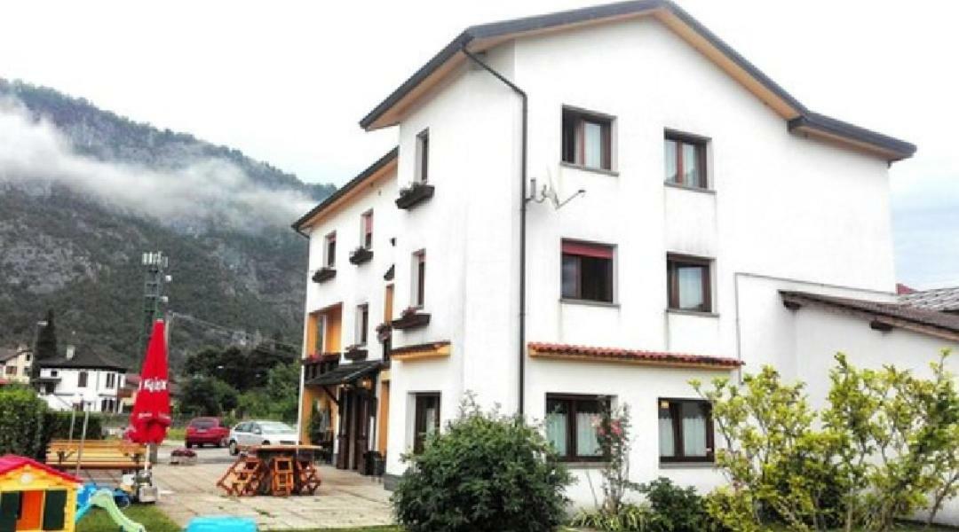 Albergo Alla Pineta Villa Santina Εξωτερικό φωτογραφία